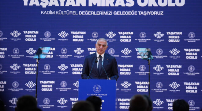 Bakan Ersoy: Yaşayan Miras Okulunu Ankara'da pilot olarak başlatıyoruz