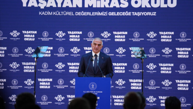 Bakan Ersoy: Yaşayan Miras Okulunu Ankara'da pilot olarak başlatıyoruz