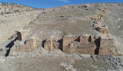 Mardin'deki Rabat Kalesi'nde arkeolojik kazı çalışmaları başladı