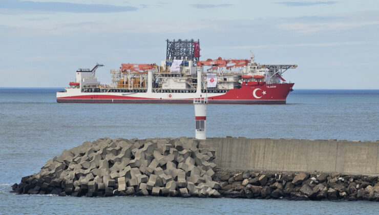 Türkiye'nin sondaj gemisi Yıldırım Filyos Limanı'nda