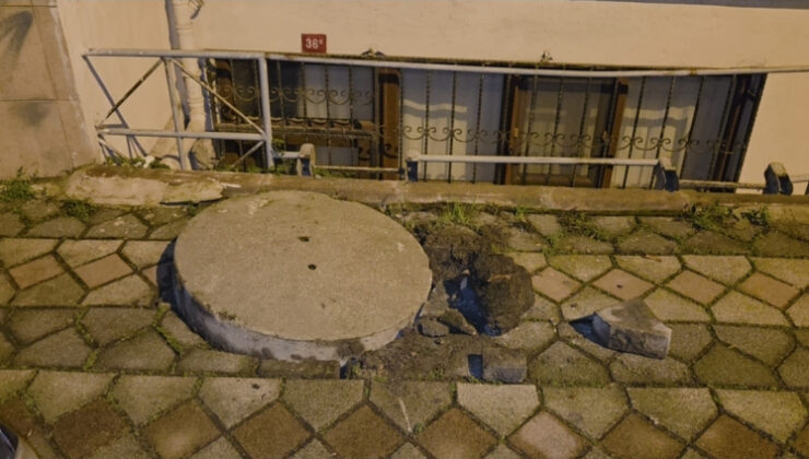 İstanbul’da tıkanan rögar nedeniyle 3 katlı binanın bodrum katını su bastı