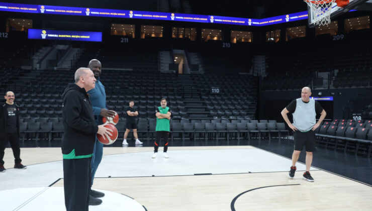 Cumhurbaşkanı Erdoğan, Shaquille O’Neal ile basketbol oynadı