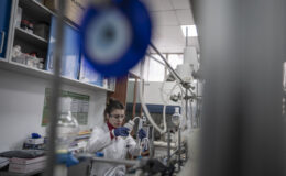 Erzurum'da stratejik ilaçların ham maddesi üretiliyor