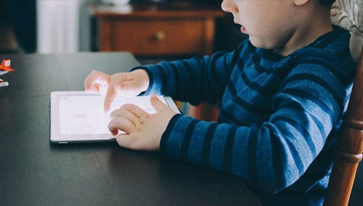 Çocuklara yönelik sosyal medya düzenlemesi yolda