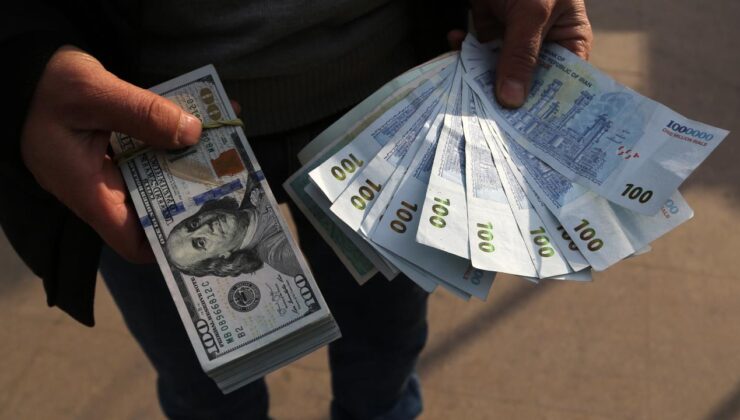 İran’da dolar, ulusal para birimi karşısında tarihi zirveye çıktı