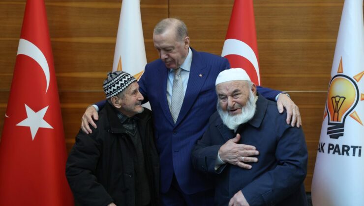 Cumhurbaşkanı Erdoğan, Düzce'den gelen vatandaşlarla görüştü