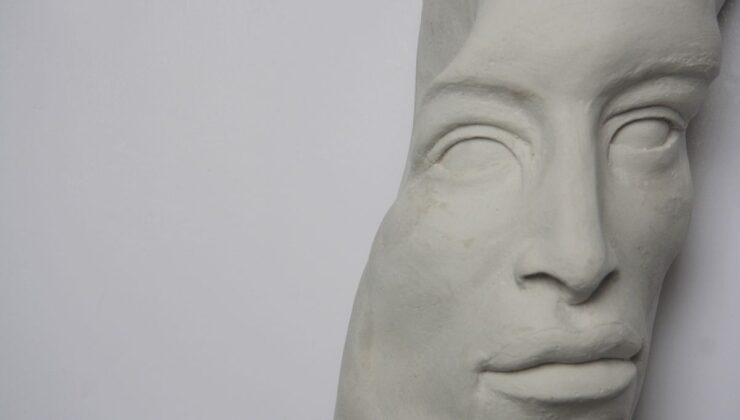 Yüz Şekil Bozukluğu: Yüz Neden Zaman Boyunca Cezanın Hedefi Oldu?