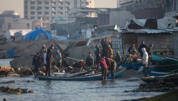 Filistin: İsrail’in Nur Şems Kampı’nda 25 evi yıkması yaklaşık 100 aileyi yerinden etti