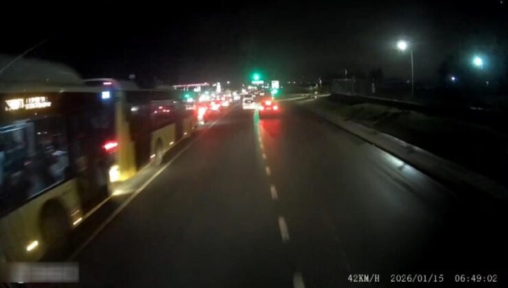 3 İETT otobüsü çarpıştı: 5 kişi yaralandı