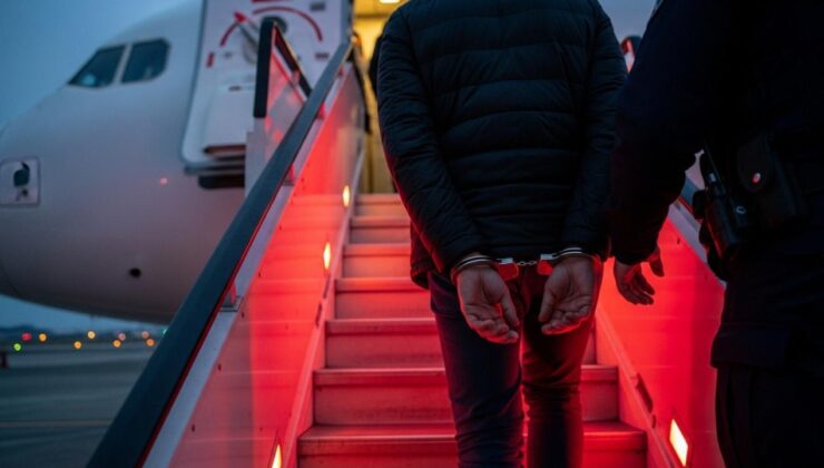 Kırmızı bültenle ve ulusal seviyede aranan 14 suçlu Türkiyeye getirildi