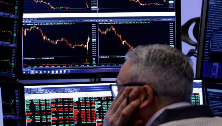 New York borsası Trump’ın Grönland ile ilgili tarife tehditlerinin etkisiyle düşüşle kapandı