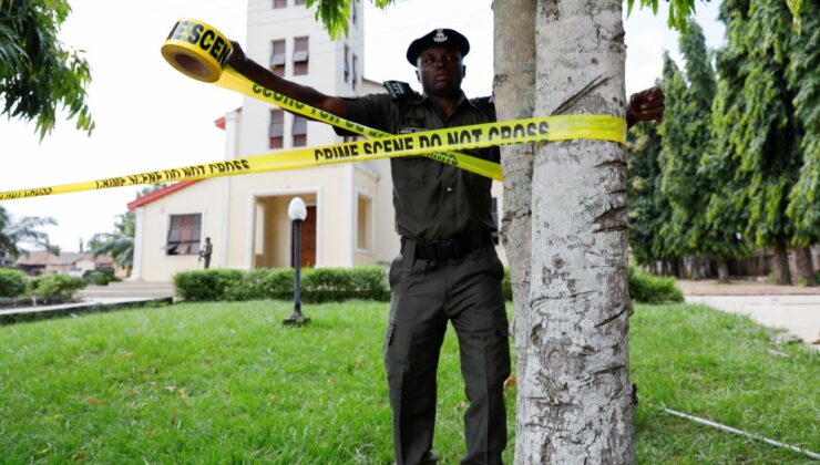 Nijerya’da yeni yıl kutlamalarında düzenlenen silahlı saldırıda 9 kişi hayatını kaybetti