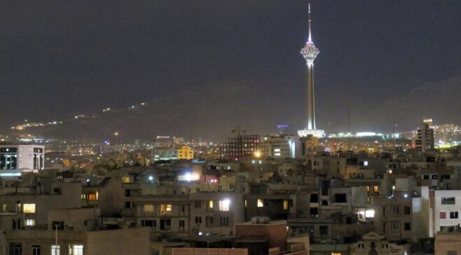 İran basını: Kesinti yaşanan bölgelere elektrik verilmeye başlandı