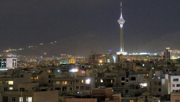 İran'da gösteriler 12. gününde çeşitli kentlerde devam ediyor