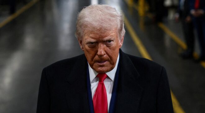 Trump'tan İran'daki göstericilere: Protestolara devam edin