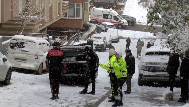İstanbul’da buzlanan yolda kayan otomobil takla attı