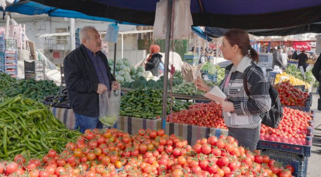 Diyarbakır’da Kürtçe fiyat etiketleri dağıtıldı