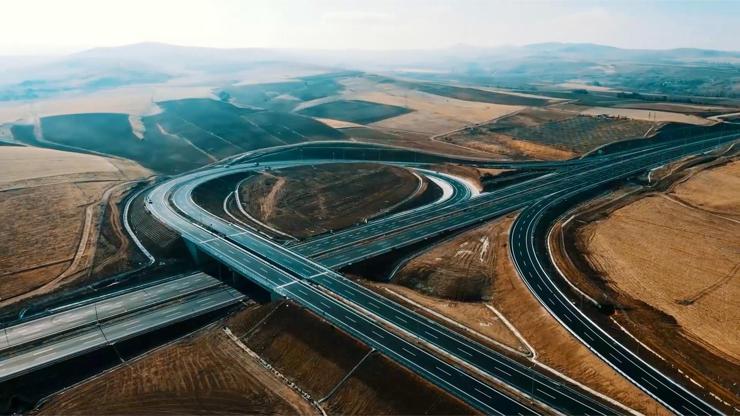 Bölünmüş yol uzunluğunda 23 yılda dev artış – CNN TÜRK En Son Haberler