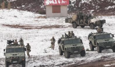 CNN TÜRK NATO TATBİKATINDA! Türk Silahlı Kuvvetleri kara unsurlarıyla başrolde! – Son Dakika Haberleri Bugün | Video