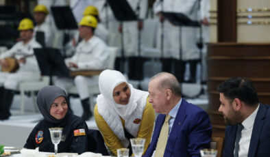 Cumhurbaşkanı Erdoğan: Zihnen fosilleşmiş güruhun hezeyanlarına gülüp geçiyoruz