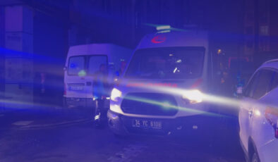 İstanbul’da 14 katlı binada yangın paniği