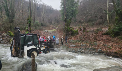 Yalova’da deredeki su seviyesi yükseldi: 19 kişi mahsur kaldı
