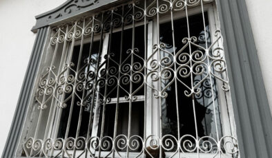 Mardin’de ev yangını 2 can aldı