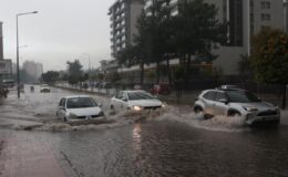 Antalya’da yollar göle döndü