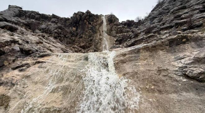 Diyarbakır’da kuruyan şelale yağışlarla yeniden akmaya başladı
