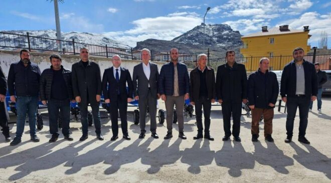 Diyarbakır’da çiftçilere ekipman desteği