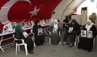 Diyarbakır anneleri ramazanda da evlatları için nöbette