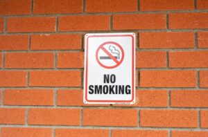 Sigara Yasağı Gevşedi mi? “Dumansız Hava Sahası” Seferberliğinin Dünü ve Bugünü - Prof.Dr. Erkan Yüksel - Akademik Akıl