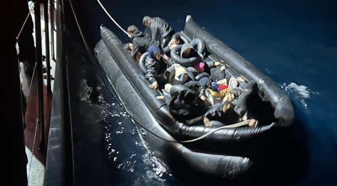 Yunanistan sahil güvenlik gemisi ile çarpışan bottaki düzensiz göçmenlerden 14’ü öldü