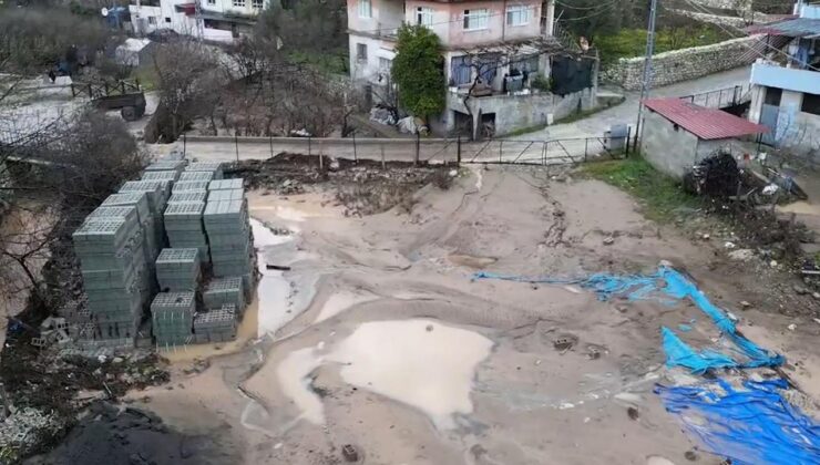 Hatay'da sağanak sele dönüştü