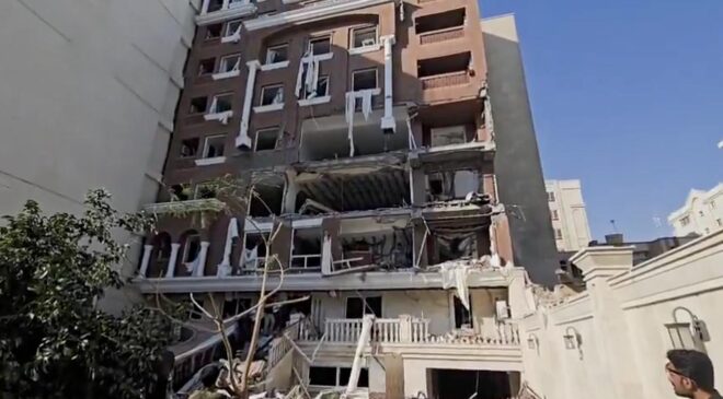 İran’ın güneyindeki Bender Abbas kentindeki bir binada patlama