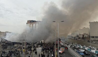 Tahran’daki bir çarşıda yangın çıktı