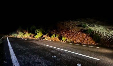 İstanbul-İzmir Otoyolu’nda toprak kayması