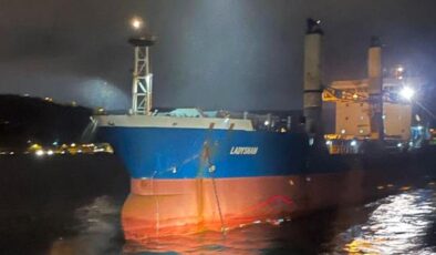 İstanbul Boğazı’nda arızalanıp sürüklenen gemi kurtarıldı