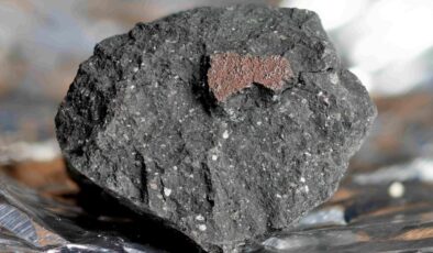 Marstan gelen 4,5 milyar yıllık gök taşında su izi keşfedildi