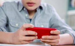 İnternet kullanımı filtrelenmeyen çocuklar suça yönelebiliyor