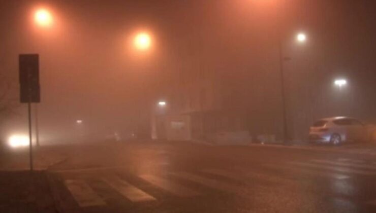 İstanbul’da sis şehri kapladı