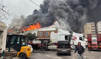 Ataşehir’de iş yeri yangını