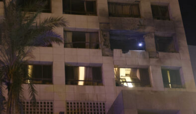 İşgalci İsrail Lübnan’da bir otele saldırdı: Ölü ve yaralılar var