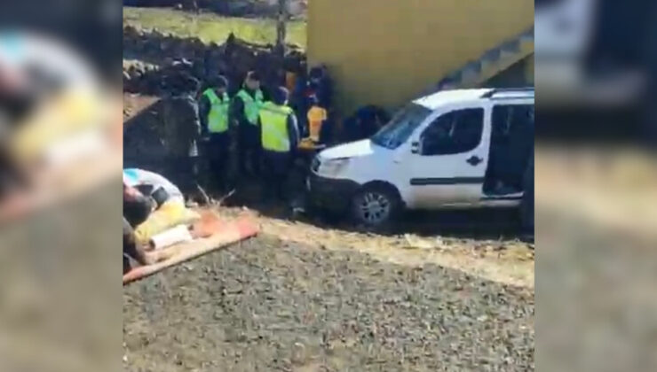 Diyarbakır’da araç evin duvarına çarptı: 2 kişi yaralandı