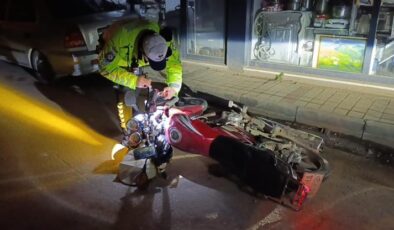 Polisin ‘dur’ ihtarına uymayan ehliyetsiz sürücüye 303 bin lira ceza – CNN TÜRK En Son Haberler