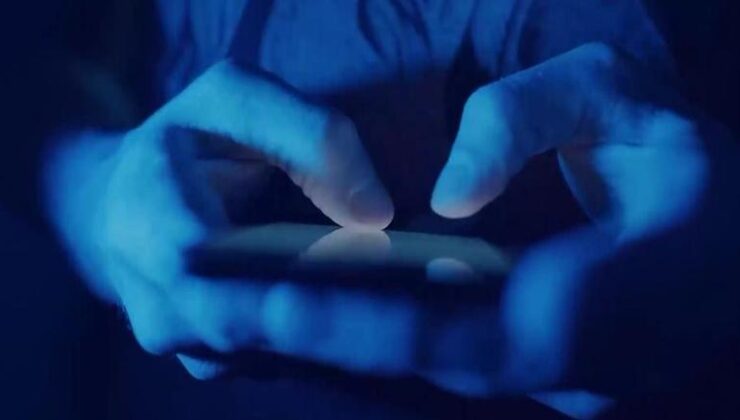 6 AY SONRA YÜRÜRLÜĞE GİRECEK | 15 yaş altına sanal medya yasaklanıyor