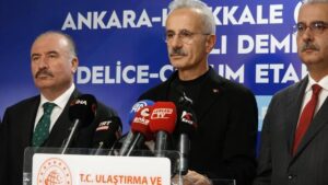 Bakan Uraloğlu’ndan ‘Süper Hızlı Tren’ müjdesi: Süre 80 dakikaya düşüyor