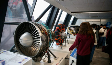 Emekli uçak 'bilim merkezi' olarak havacılık meraklılarını ağırlıyor