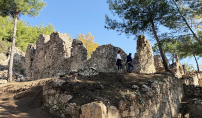 3 bin yıllık antik kentte kıskanan çatlasın mesajı