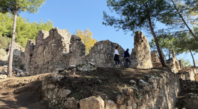 3 bin yıllık antik kentte kıskanan çatlasın mesajı